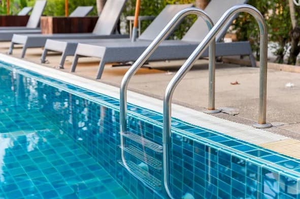 Ukuran dan Harga Tangga Kolam Renang
