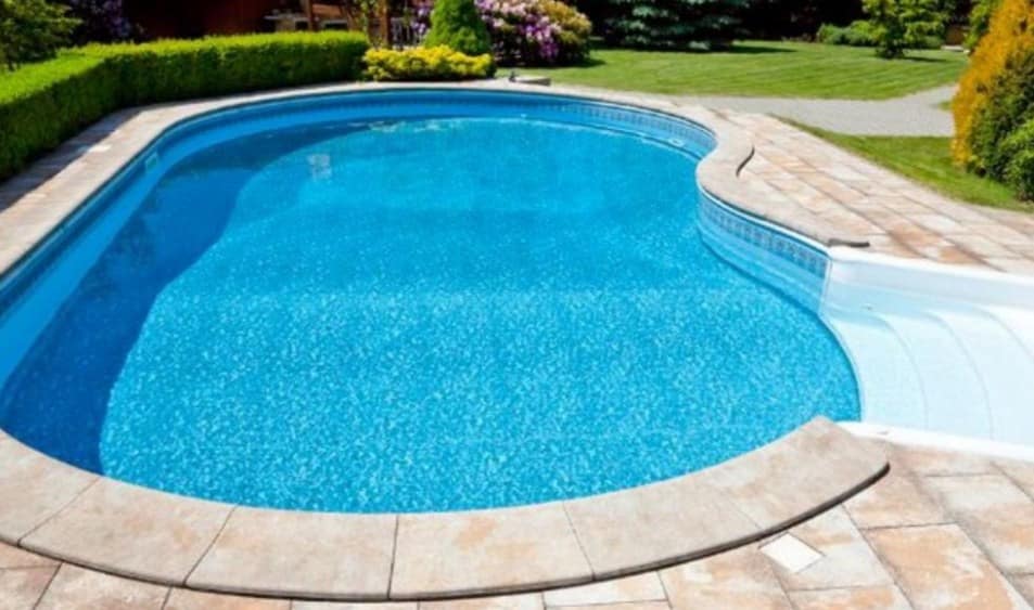 Perbedaan Kolam Renang Overflow dan Skimmer